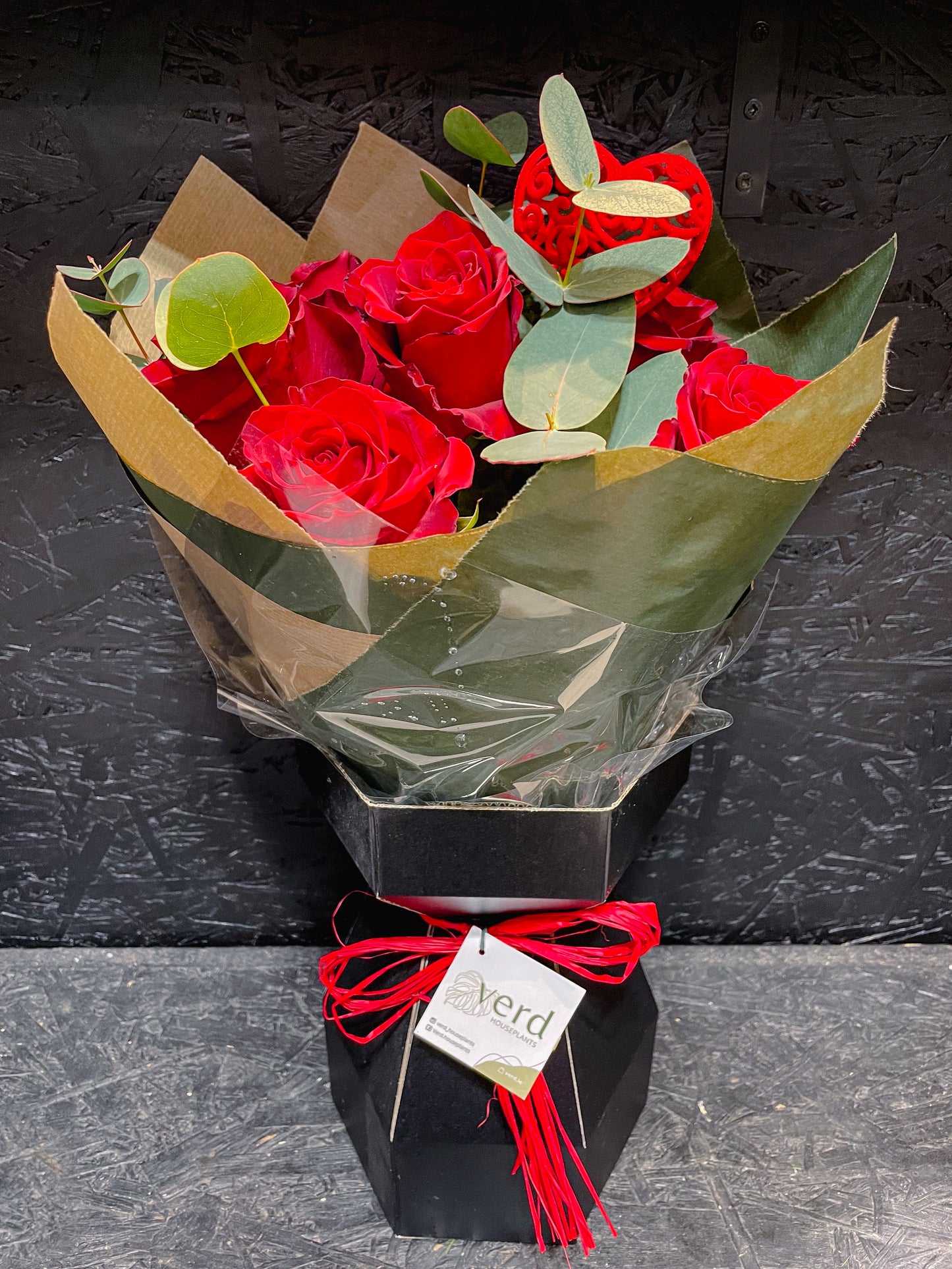 Valentines Bouquet - Classic Love M